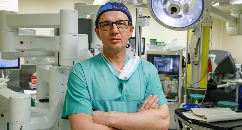 dr. n.med. Piotr Kania, z-ca ordynatora Oddziału Urologii i Onkologii Urologicznej (kierownik Ośrodka Medycyny Małoinwazyjnej, Laparoskopowej i Robotycznej) Mazowieckiego Szpitala Wojewódzkiego im. Jana Pawła II w Siedlcach.