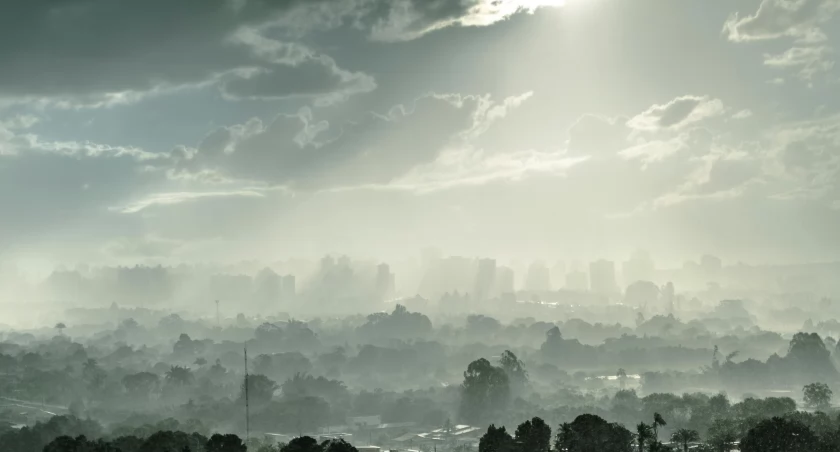 Smog wdziera się również do naszych domów - zdj. MESSALA CIULLA /Pexels