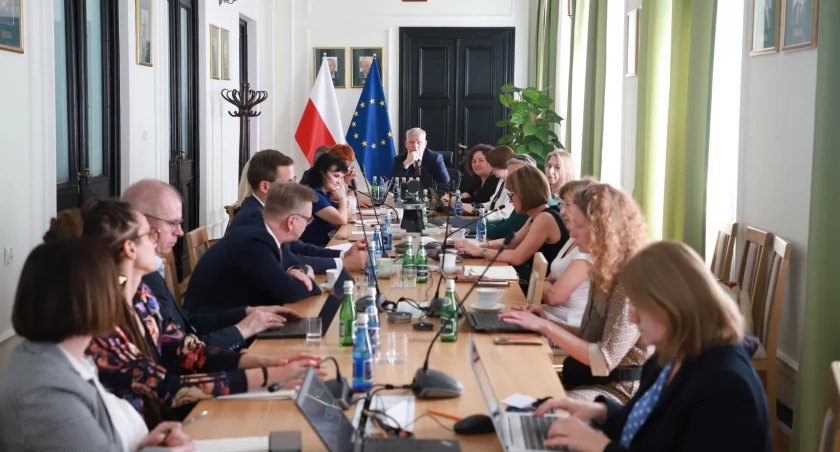 X.com/MZ_GOV_PL