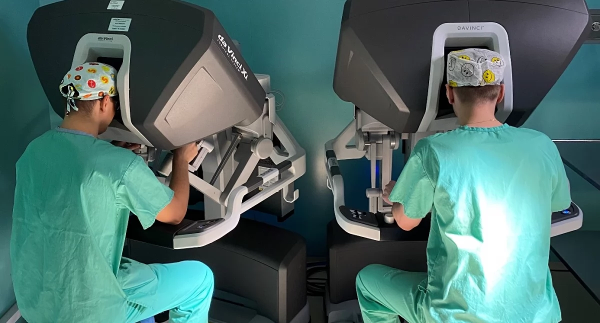 Szpitale, instytuty, Szpital Mazovia Częstochowie września systemem robotycznym - zdjęcie, fotografia