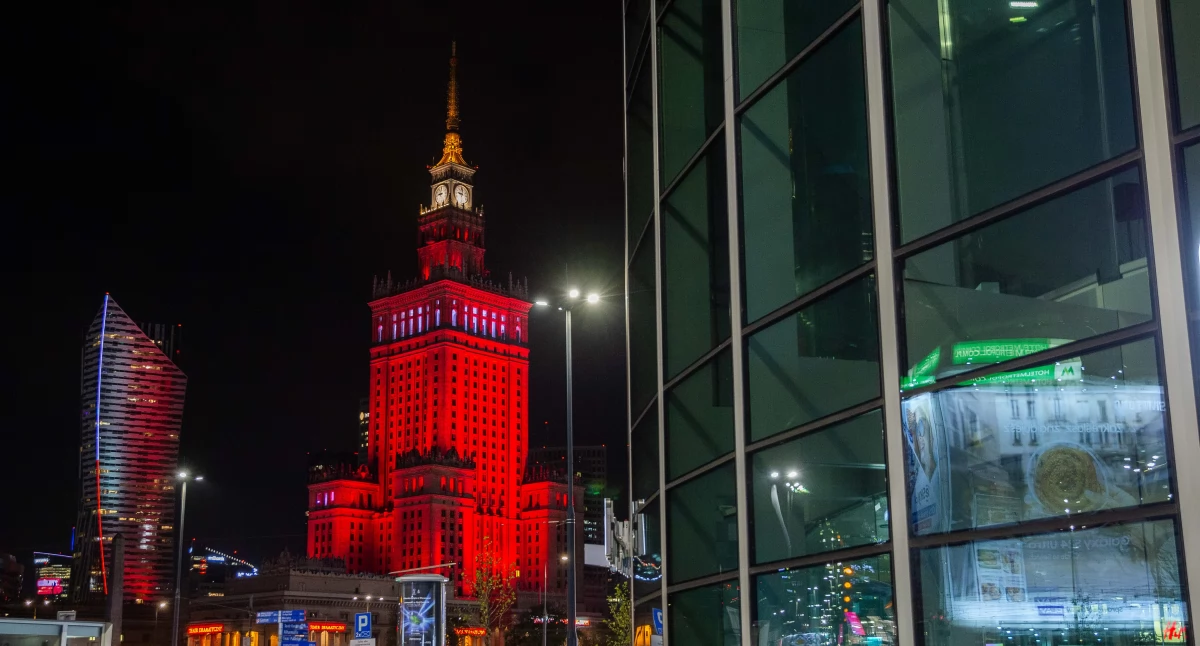 Leczenie, terapie, Czerwony Pałac Kultury Nauki solidarności chorymi nowotwory - zdjęcie, fotografia