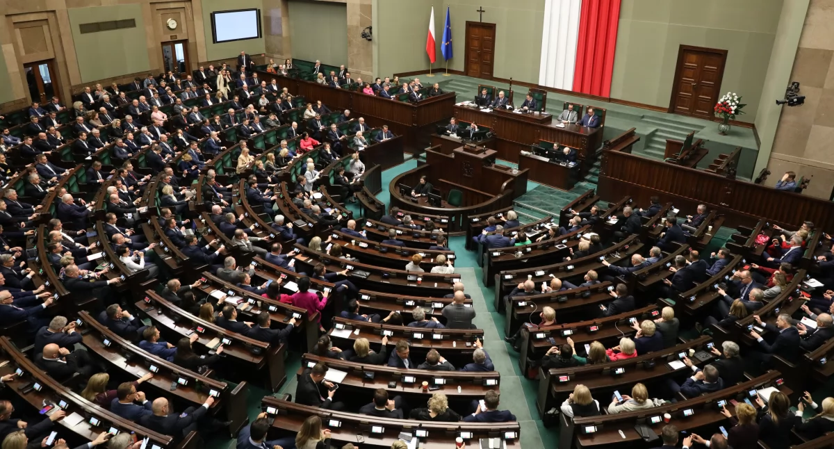 Legislacja, Pielęgniarki ustawie podwyżkach Prace obywatelskim projektem Sejmie śmiech Złożyły petycje wprowadzenia zmian procedowanych przepisach - zdjęcie, fotografia