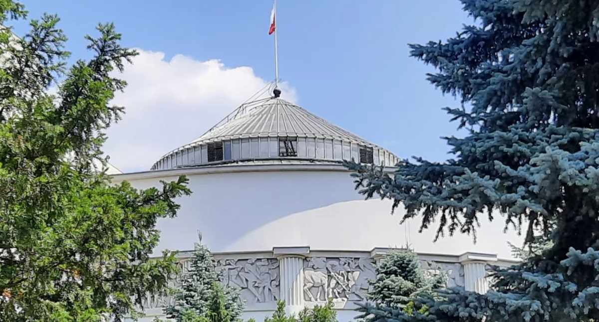 Podwyżki pielęgniarek wracają do podkomisji