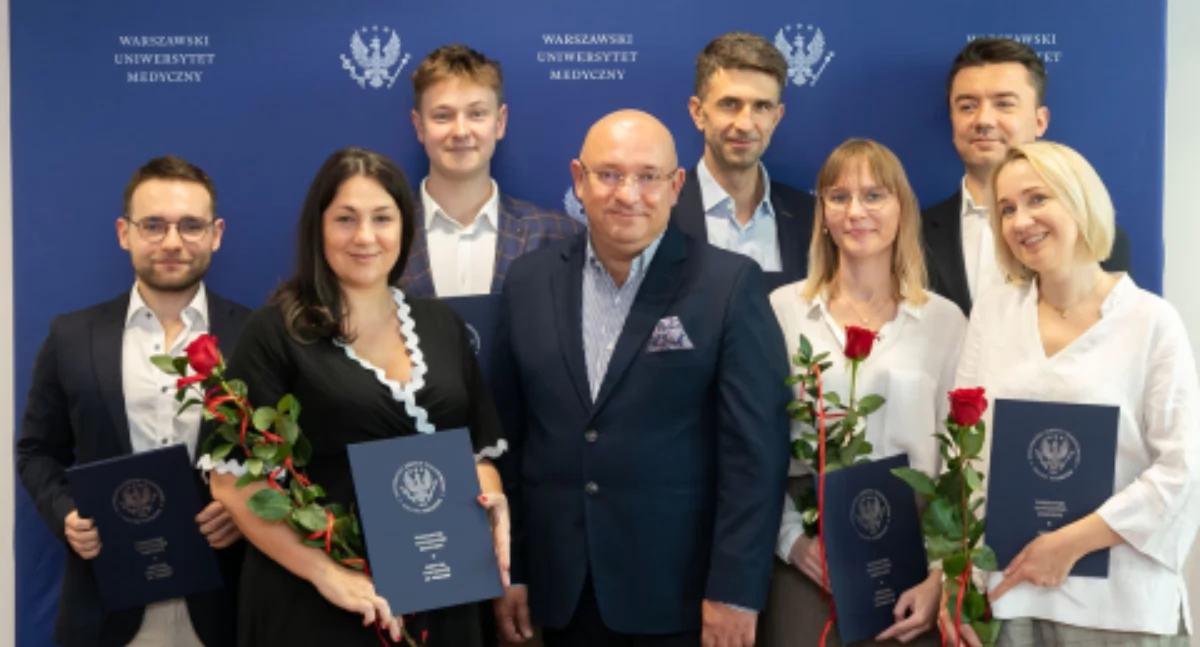 fot. wum.edu.pl/ Prof. Gałązkowski wręczył dyplomy najlepszym dydaktykom
