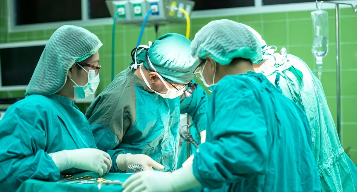 Operacja wszczepienia genu do mózgu