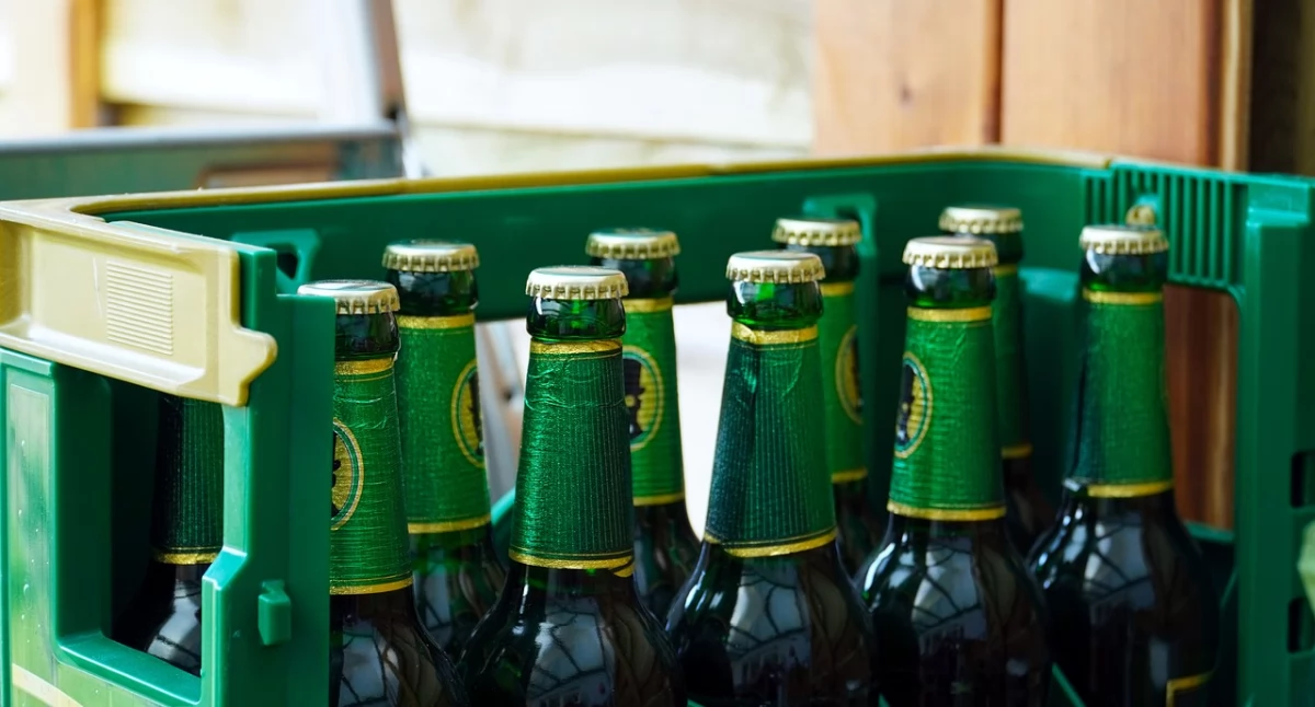 Rozporządzenia, Posłanka Joanna Wicha „Stop sprzedaży małpek alkoholu stacjach” - zdjęcie, fotografia