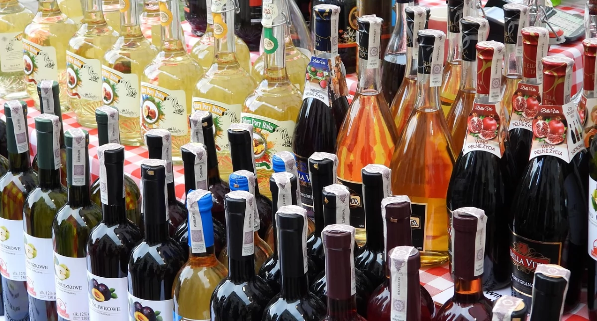 Ustawy, Izabela Leszczyna przepisy obejmą zakaz sprzedaży alkolodów - zdjęcie, fotografia