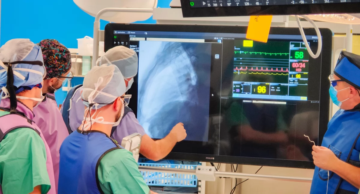 Zabieg leczenia nowoczesną metodą pacjentów zagrożonych zgonem sercowym w Uniwersyteckim Szpitalu Klinicznym we Wrocławiu