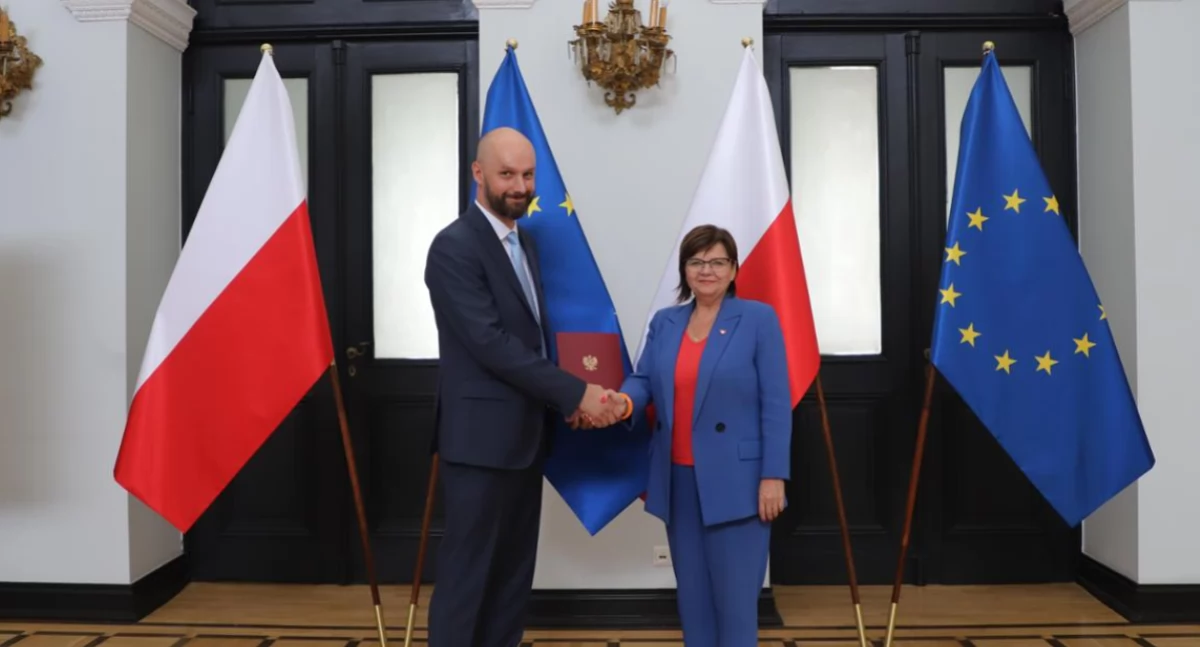 Wywiady, współpracy Policją Centralnym Biurem Śledczym Walka nielegalną produkcją obrotem lekami (WYWIAD - zdjęcie, fotografia