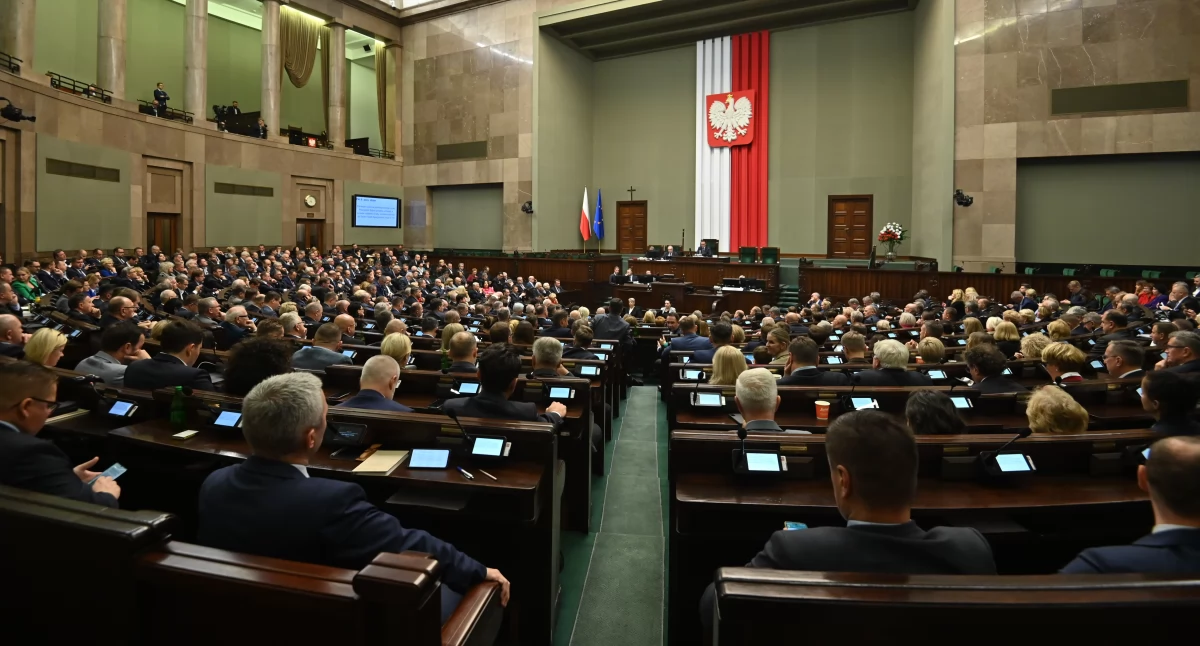 Legislacja, Zawody patroszeniu Narodowego Funduszu Zdrowia czyli Sejmie odbyło pierwsze czytanie projektu ustawy zmianach składce zdrowotnej - zdjęcie, fotografia