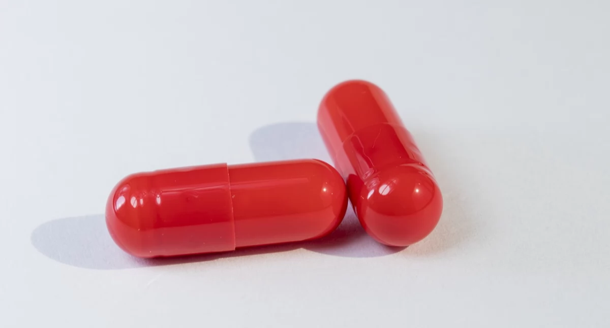 Zdrowe życie, Główny Inspektor Farmaceutyczny Łukasz Pietrzak Kupowanie fałszywych leków igranie śmiercią - zdjęcie, fotografia