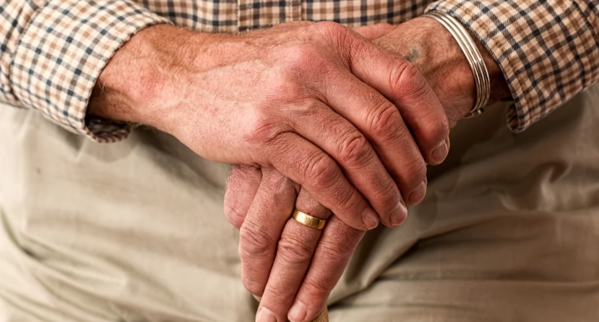 Zdrowe życie, Seniorzy wydają coraz więcej Raport alarmuje - zdjęcie, fotografia