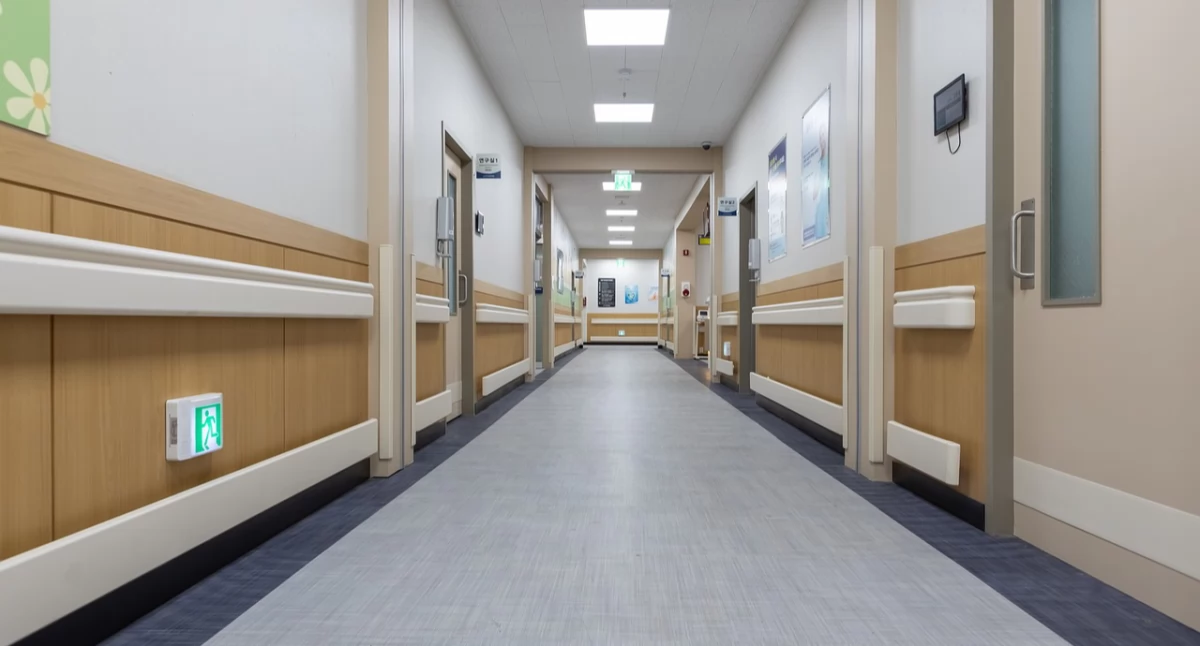 W Polsce, Szpital Wrześni ukarany; nieuprawniona osoba zyskała dostęp danych medycznych - zdjęcie, fotografia