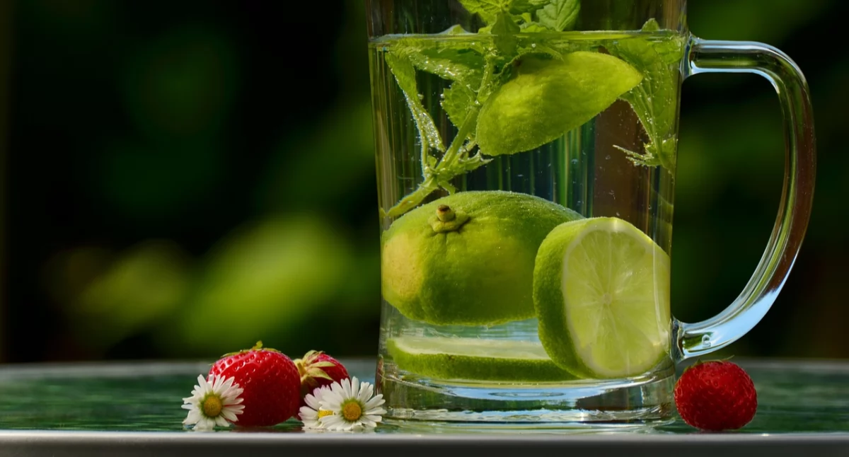 Zdrowe życie, Przesadziłeś alkoholem Ratuj wątrobę Dietetyczka zdradza najlepsze sposoby - zdjęcie, fotografia