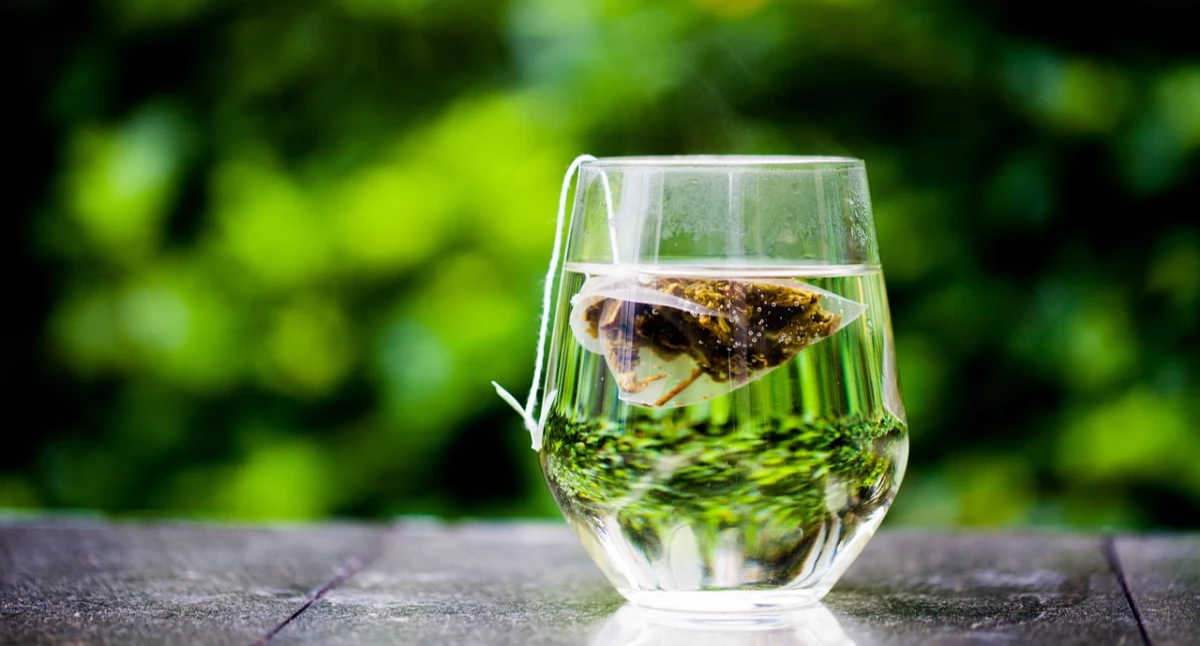Zdrowe życie, Torebki herbaty mogą uwalniać mikroplastik podczas parzenia - zdjęcie, fotografia