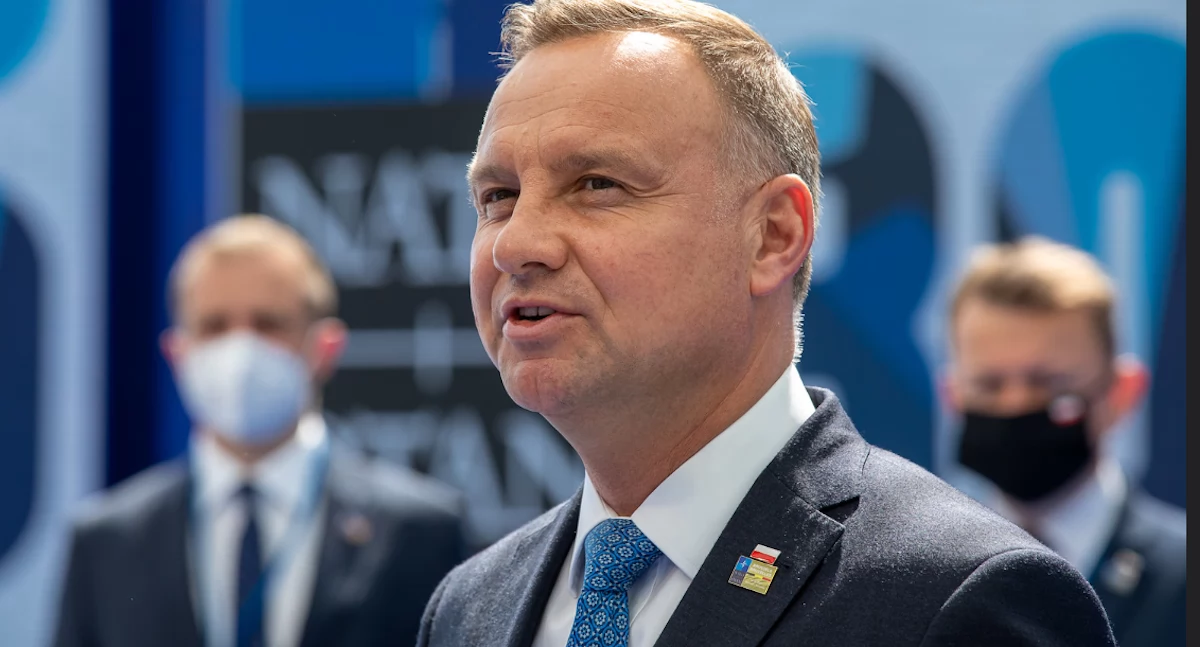 Zdrowe życie, Prezydent Andrzej podpisał ustawę łatwiejszym dostępie darmowych leków - zdjęcie, fotografia
