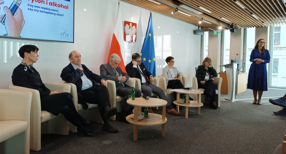 Raporty, analizy, rankingi, trzeci latek upił przynajmniej życiu wyniki badania ESPAD - zdjęcie, fotografia