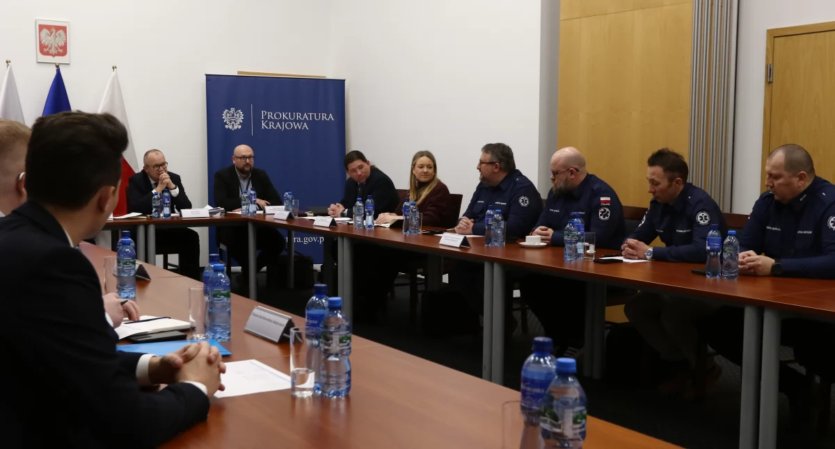fot. Prokuratura Krajowa/3_Spotkanie_Prokuratora_Generalnego_Adama_Bodnara_z_przedstawicielami_srodowiska_ratownikow_medycznych