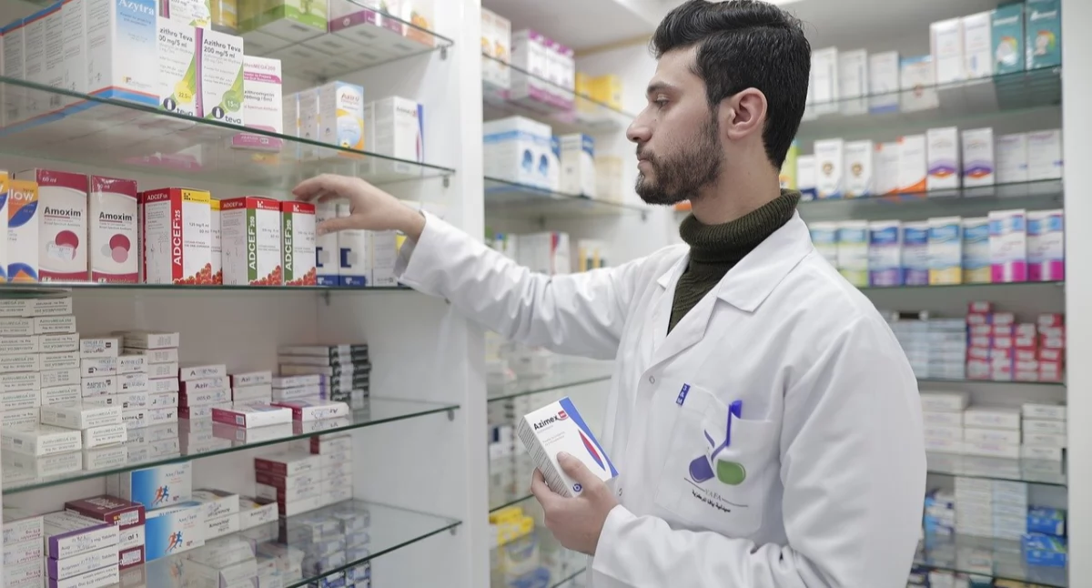 Apteki, farmacja, Apteka Aptekarza bezpieczeństwo lekowe pacjentów obala ustawy - zdjęcie, fotografia