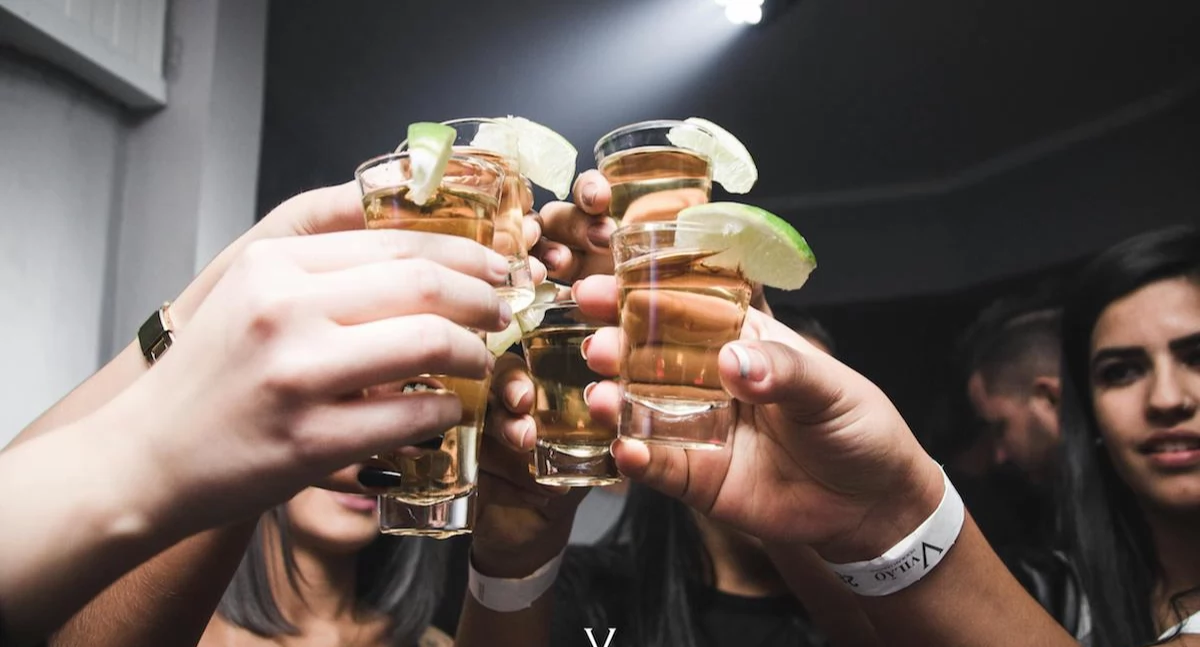 Zdrowe życie, Młodzież Polsce alkohol rządzi nastolatkami Wyniki ogólnopolskich badań ankietowych - zdjęcie, fotografia