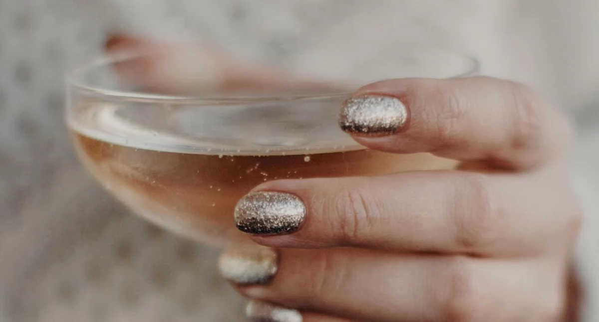 Zdrowe życie, Uśmiech prosecco popularny napój niezwykle groźny zębów - zdjęcie, fotografia