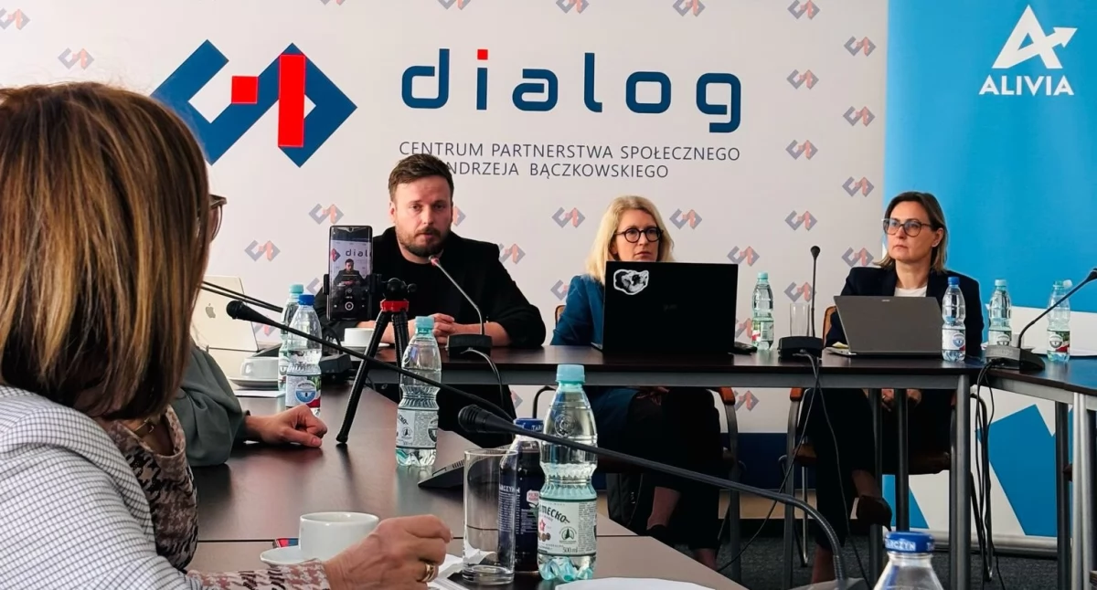 W Polsce, naprawdę zapłaci obniżkę składki zdrowotnej organizacji Senatorów - zdjęcie, fotografia