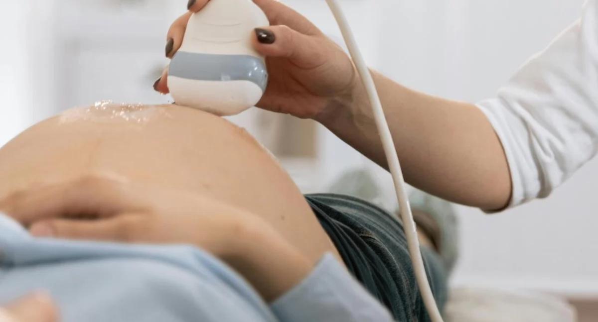 Badania kliniczne, Stłuszczenie wątroby ciąży trzykrotnie zwiększa ryzyko przedwczesnego porodu - zdjęcie, fotografia