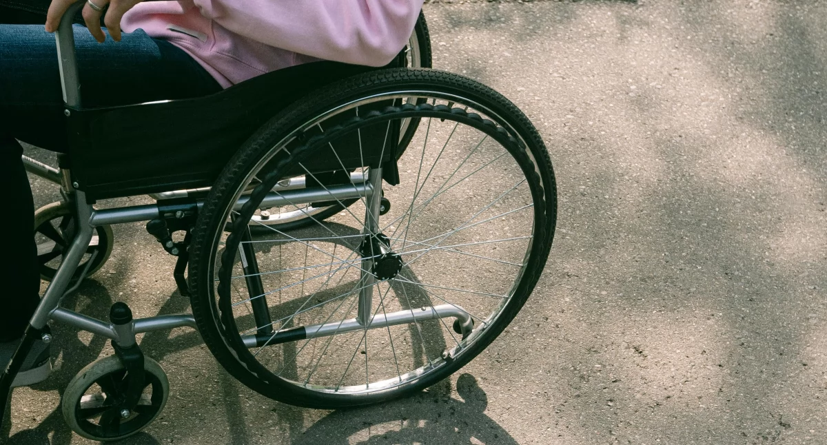Zdrowe życie, „SM pochyla problematyką stwardnienia rozsianego - zdjęcie, fotografia