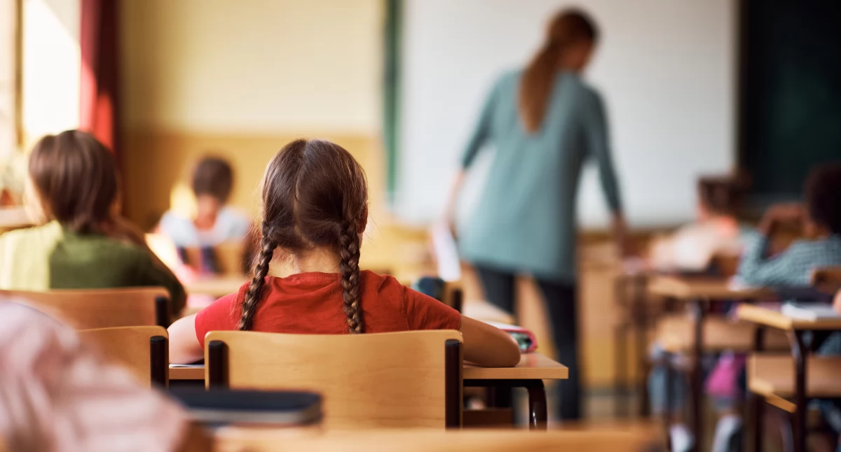 Uczelnie, edukacja, Poseł kontra edukacja menstruacyjna Kontrowersje lekcjach Zawoi - zdjęcie, fotografia