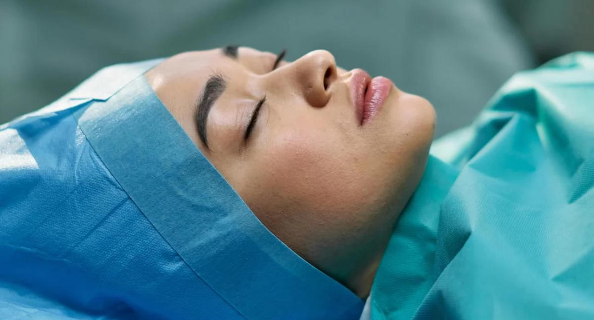 Badania kliniczne, Implanty piersi mutacje większe ryzyko rzadkiego chłoniaka - zdjęcie, fotografia