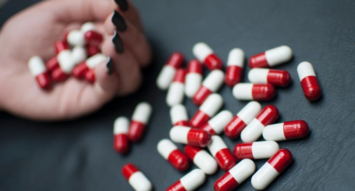 Zdrowe życie, Lorazepam gwiazda „Białego Lotosu” mówi psychiatra popularnym psychotropie - zdjęcie, fotografia