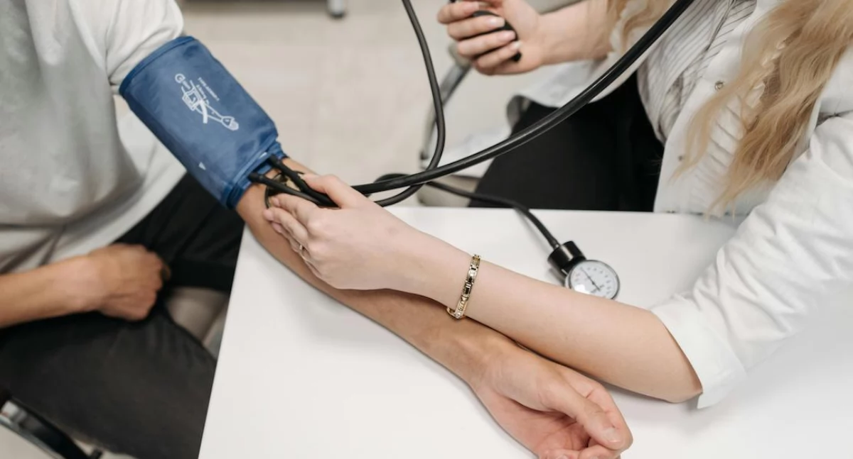 Badania kliniczne, powiązane wyższym ciśnieniem nastolatków - zdjęcie, fotografia