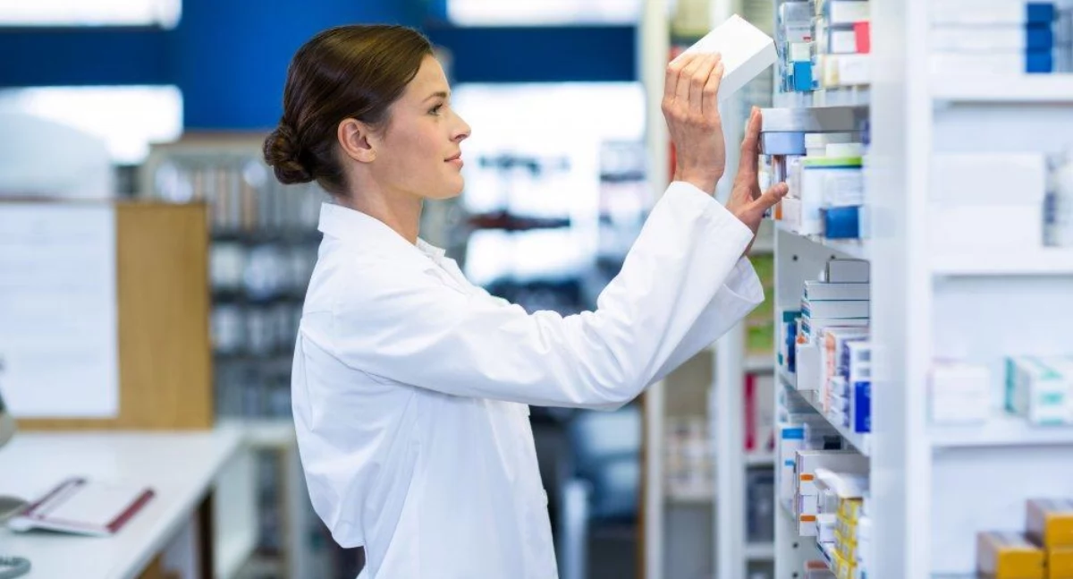 Apteki, farmacja, Zakaz reklamy aptek korekty Polaków dostępu informacji - zdjęcie, fotografia