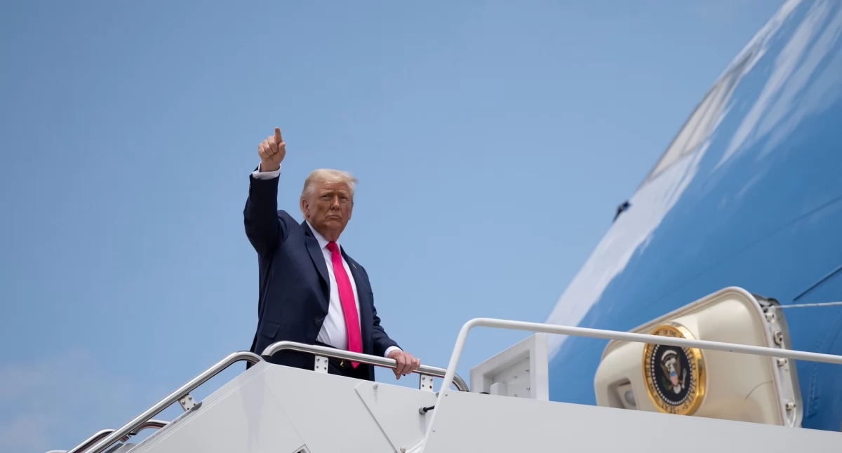 Ludzie, Biały potwierdza Trumpa przewlekłą niewydolność żylną - zdjęcie, fotografia