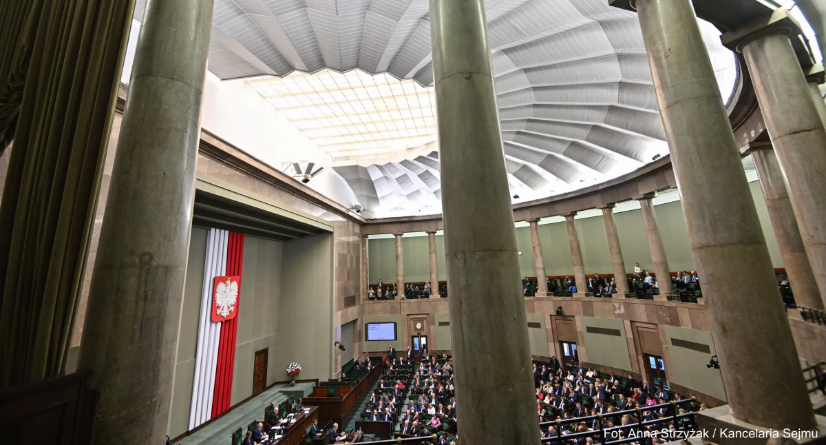 Legislacja, zasady farmacji Rząd porządkuje kwalifikacje osób odpowiedzialnych jakość leków - zdjęcie, fotografia