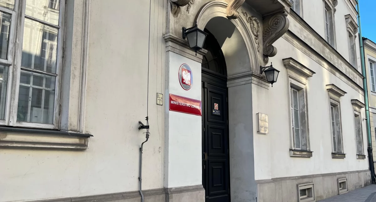 W Polsce, Krajowi Producenci Leków apelują nowej ministry zdrowia kontynuację polityki bezpieczeństwa lekowego - zdjęcie, fotografia