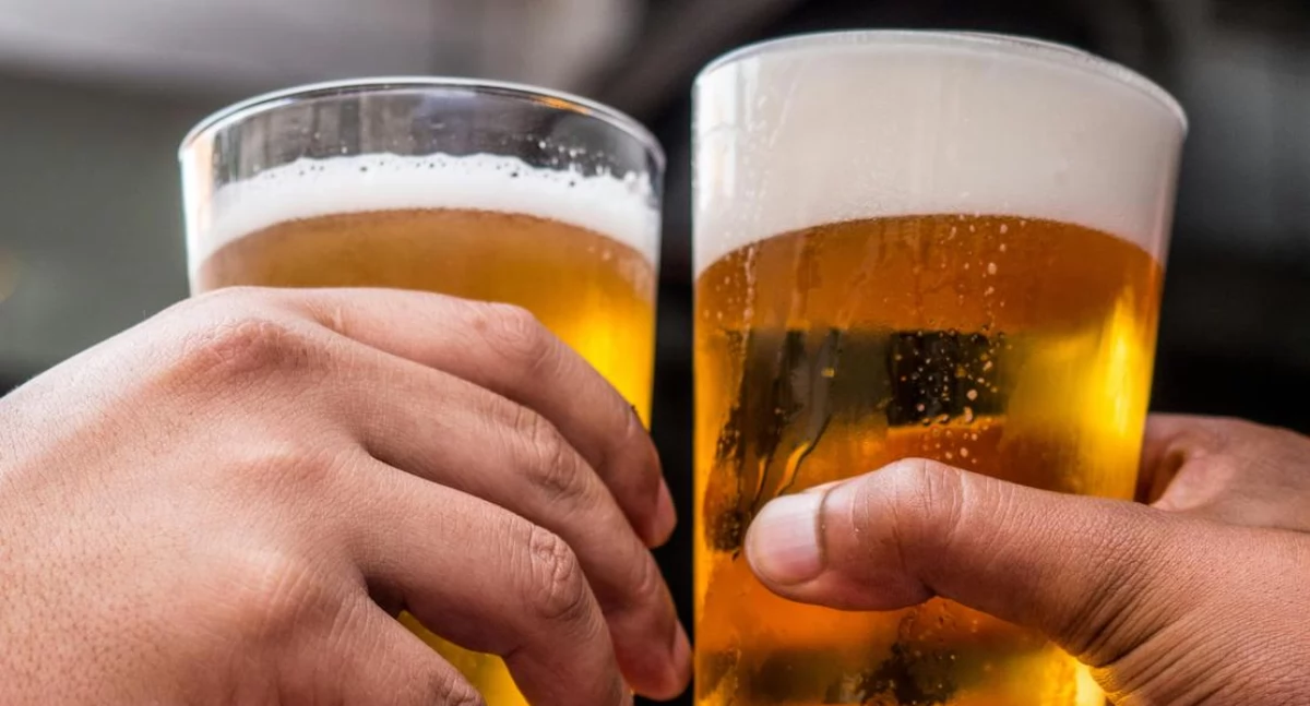 Raporty, analizy, rankingi, Alkohol niszczy wątrobę Amerykanów Choroba częstsza - zdjęcie, fotografia