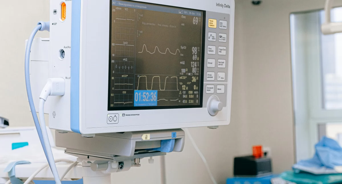 Nowe technologie medyczne, Robotyczna rewolucja ortopedii Szpital Bródnowski pierwszy Polsce protezoplastyką biodra użyciu robota - zdjęcie, fotografia