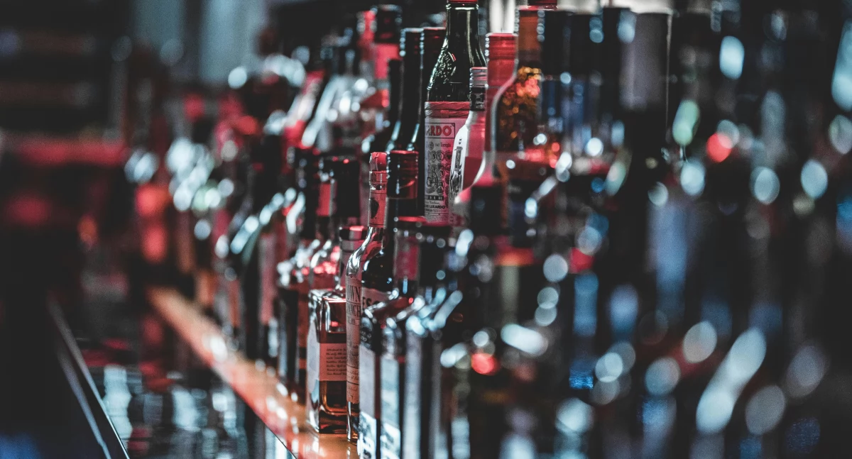 Ustawy, Nowelizacja ustawy wychowaniu trzeźwości obowiązkowe ostrzeżenia alkoholu kobiet ciąży karmiących piersią Trwają konsultacje społeczne - zdjęcie, fotografia