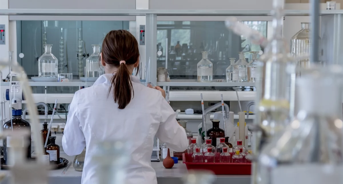 Nowe technologie medyczne, Bezpieczne zakończenie immunoterapii czerniaka polscy naukowcy odkryli optymalny moment przerwania leczenia - zdjęcie, fotografia
