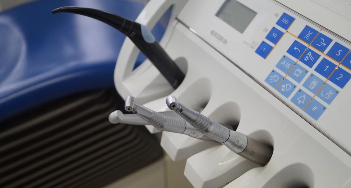 Badania kliniczne, Przełom stomatologii naturalna powłoka keratyny chroni regeneruje zęby - zdjęcie, fotografia