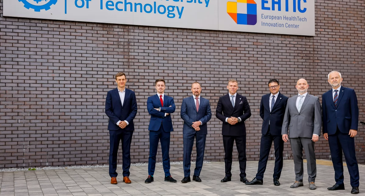 Firmy i instytucje, Centrum Chirurgii Robotycznej Zabrzu Pierwszy ośrodek Polsce - zdjęcie, fotografia