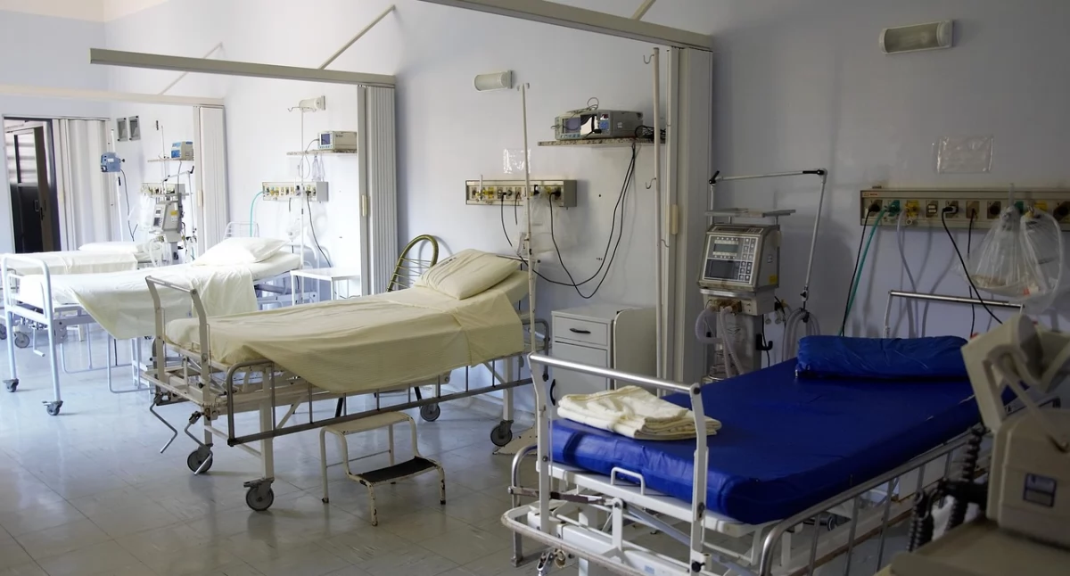 Szpitale, instytuty, Szpital Lublińcu tonie długach Drugi przetarg rozstrzygnięcia przejmie placówkę - zdjęcie, fotografia
