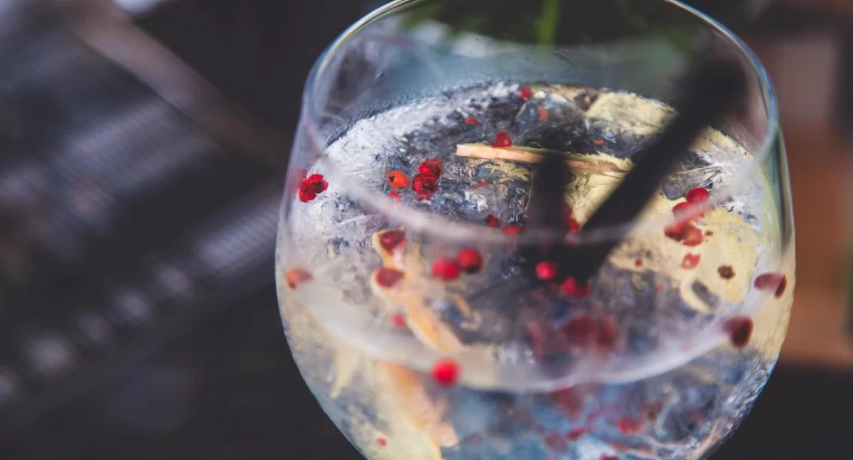 Zdrowe życie, Śpiewak Przez traktowaliśmy alkohol bóstwo Dziś młodzi Polacy odwracają kultu używek - zdjęcie, fotografia