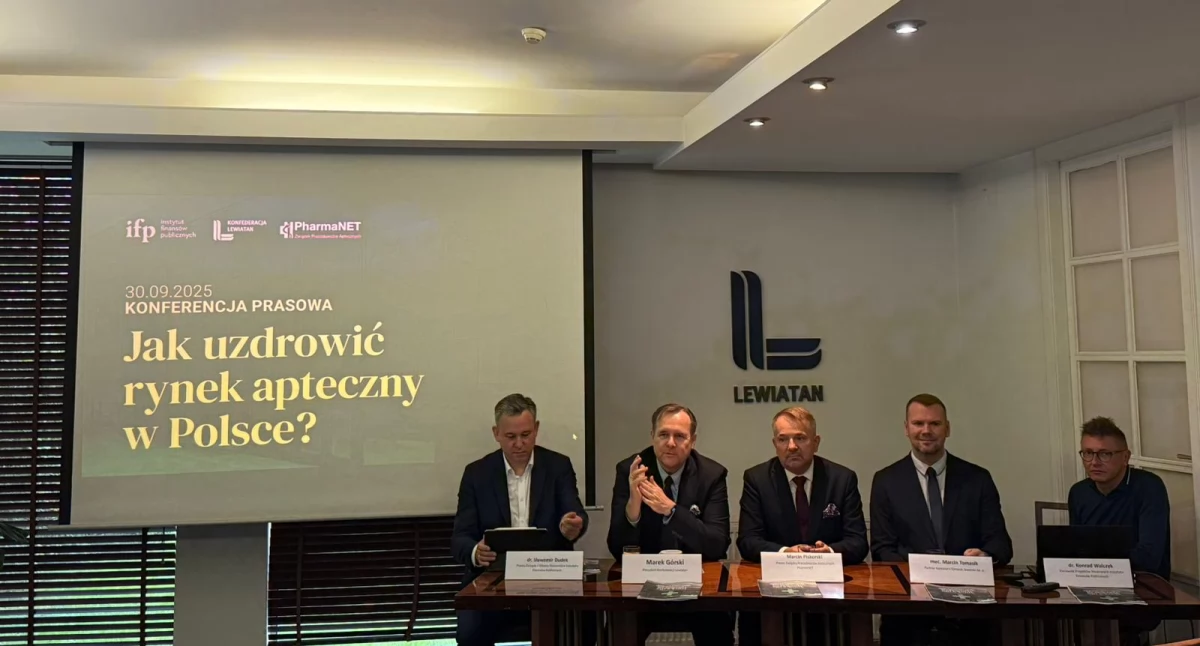 Apteki, farmacja, Apteka pacjenta aptekarza Włoski model aptek receptą Polski - zdjęcie, fotografia