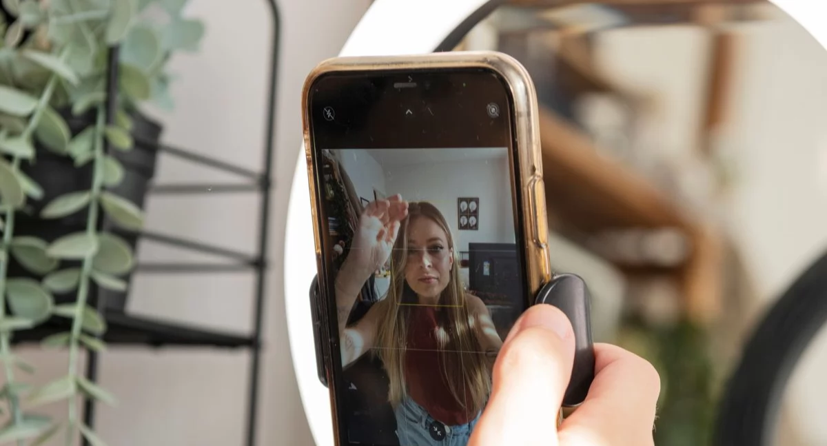 Na świecie, TikTok kłamie zdrowiu seksualnym Naukowcy podszyli latka żeby sprawdzić - zdjęcie, fotografia