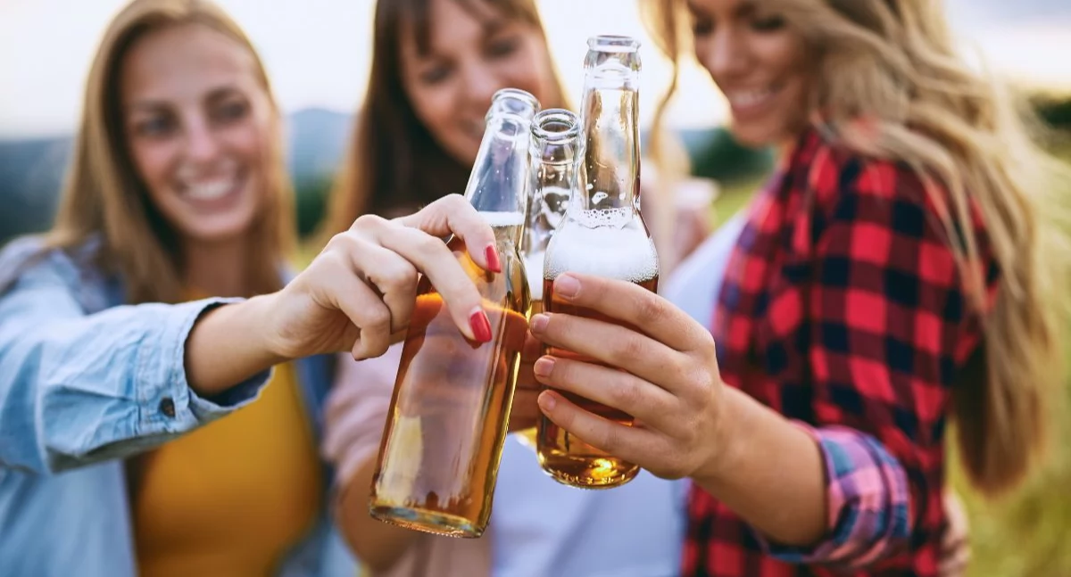 Legislacja, Producenci alkoholu chcą zmian Ministerstwa Zdrowia chodzi tylko zakaz reklamy - zdjęcie, fotografia