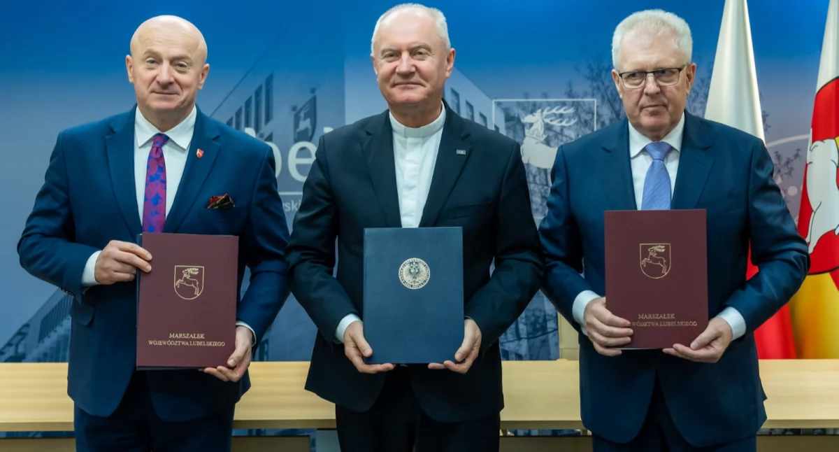Marszałek województwa lubelskiego Jarosław Stawiarski, rektor KUL ks. prof. Mirosław Kalinowski, Piotr Matej dyrektor WSS i jednocześnie COZL
