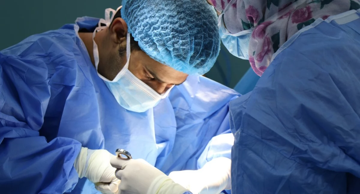 Szpitale, instytuty, pieniędzy Uniwersyteckie Centrum Kliniczne ogranicza hospitalizacje programy lekowe - zdjęcie, fotografia