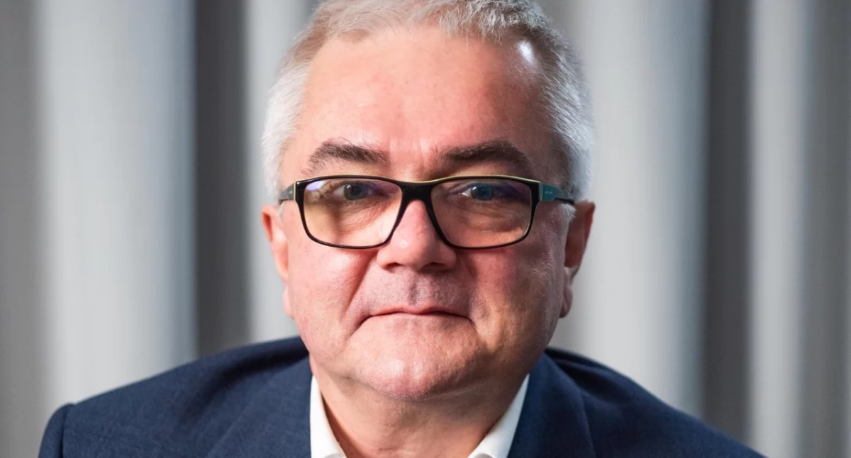 Zdrowe życie, Andrzej Ponad młodych pierwszy kontakt alkoholem - zdjęcie, fotografia